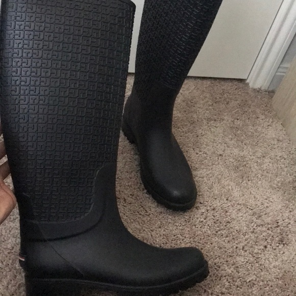 Tommy Hilfiger Boots - Picture 5 of 6